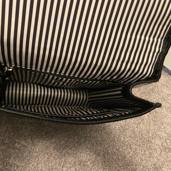 100% AUTHENTIC KATE SPADE PATENT LEATHER CROC EMBOSSED CROSSBODY BAG - Picture 5 of 6